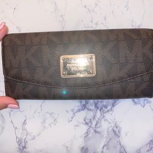 Michael kors wallet